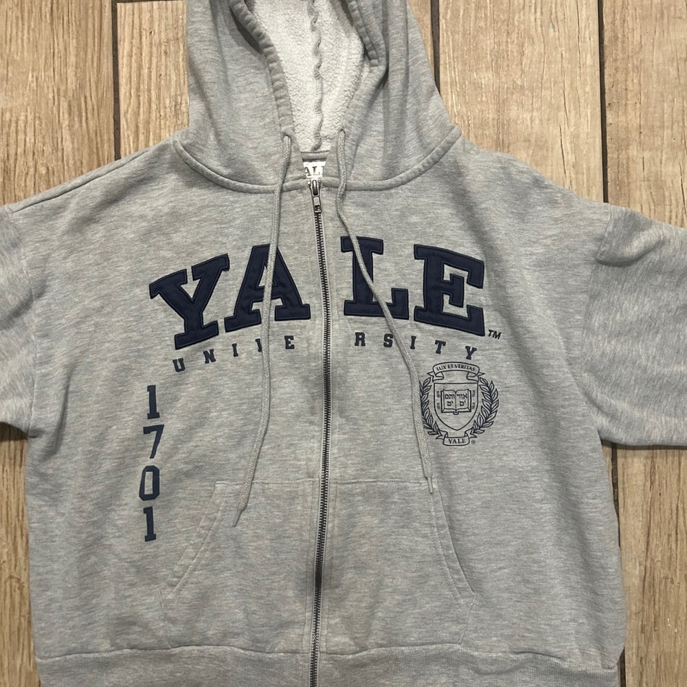 Yale University gray cropped zip up hoodie size large - Picture 2 of 8